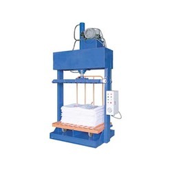 Hydraulic cotton baling press