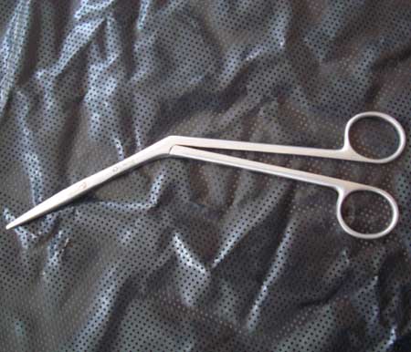 Polished Heyman Scissor, for Parlour, Feature : Eco Friendly, Light Weight