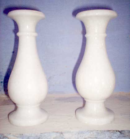 Vinod Murti Vase - (070)