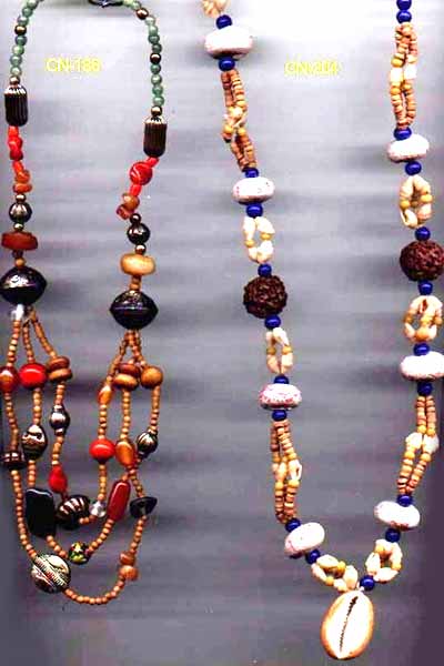 CN - 136, 204 Glass Beads Shells Necklace
