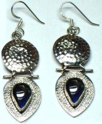 HE-03  Hammering Earring