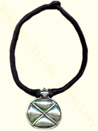 TN-03 black thread necklace