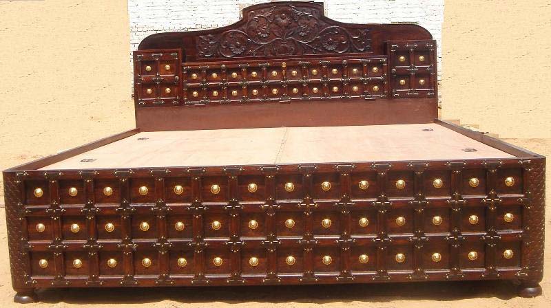 Wooden Saj Box King Bed