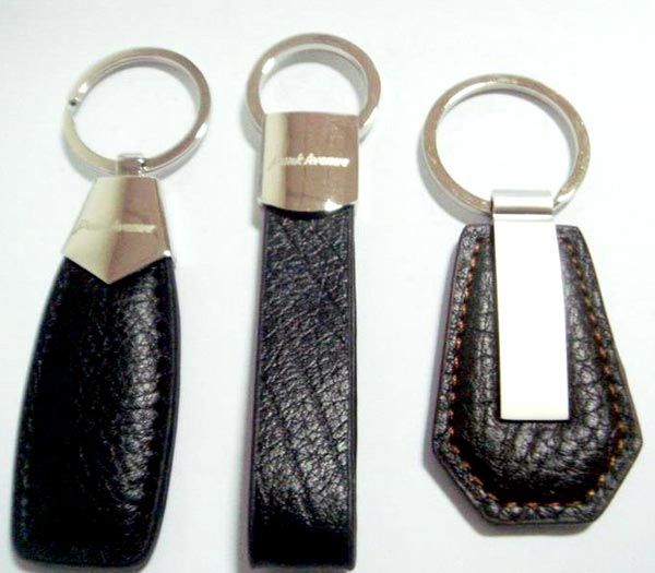 Leather Keychains at Best Price in Delhi Hill Fox