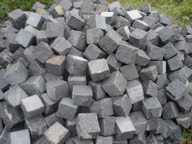 Black Rectangular Flamed Plain Granite Cobble, For Flooring, Staircases, Steps, Size : 4”x4”