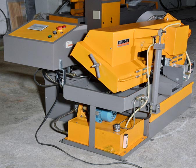 Bandsaw Machine