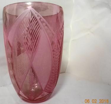 GIN 1047 Pink Glass Vase