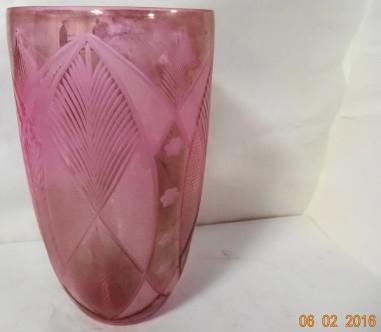 GIN 1048 Pink Glass Vase