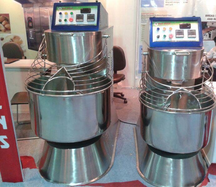 Electric Semi Automatic Spiral Mixer, for Food Industry, Voltage : 110V