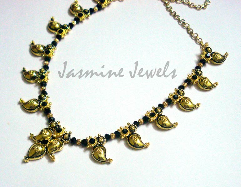 Jasmine Jewels Traditional Enameled Necklace, Color : black