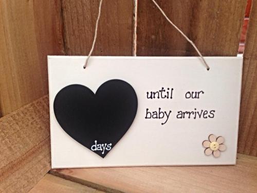 Baby countdown plaque