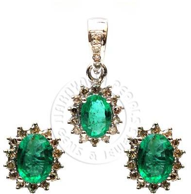 Uncut Diamond, Emerald Pendent Set - Narayana Pearls Gems & Jewels ...