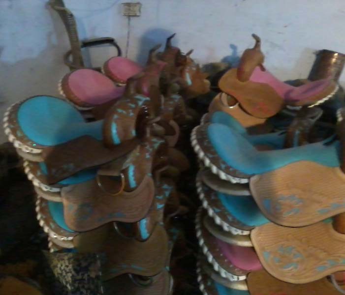 Genuine Leather Western Horse Saddles, Size : 14x15Inch, 16x17Inch