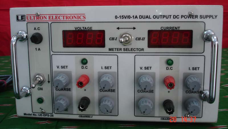 0-15 V/0-1A DUAL OUTPUT DC POWER SUPPLY