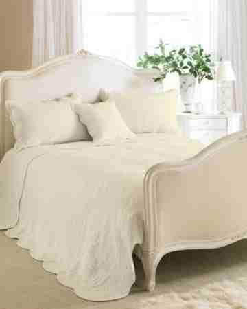 Toulon Floral Woven Cotton Quilted Bedspread