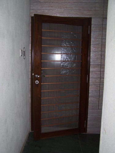 Swing Polished Wooden Main Door, for Home, Office, Specialities : Moisture-Proof, Synchronize