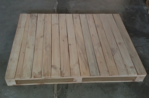 Pine Wood Pallets for Auto Industries