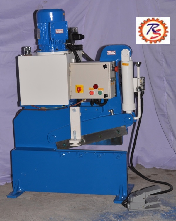 Ravi 262 Kgs Mini Hydraulic Shearing Machine, Voltage : 240
