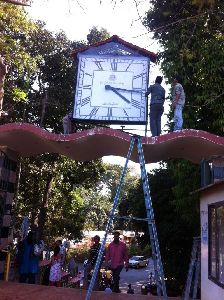 7.5 Feet Tower Clock