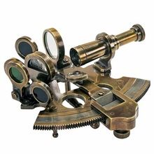 BROWN ANTIQUE NAUTICAL BRASS SEXTANT