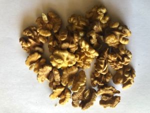 Walnut Kernels Halves and mix30%