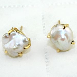 Pearl Stud Earring