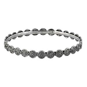 Beauty in Queen !! 925 Sterling Silver Bangle