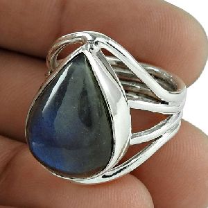 Shapely 925 Sterling Silver Labradorite Gemstone Ring