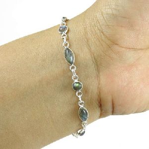 Sizzling ! Labradorite Gemstone Silver Jewelry Bracelet