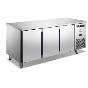 Triple Doors Fan Cooling Under Counter Freezer