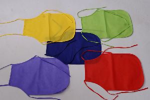 Nonwoven aprons for kids