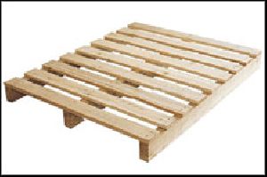 rack system wooden pallet