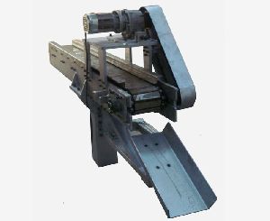 Slat Conveyor with Rotating Chute