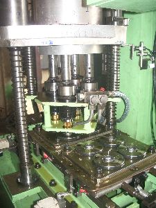 Special Purpose Shuttle Type Multispindle Tapping Machine
