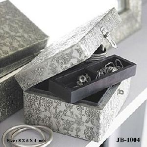 White Metal Fitted Jewelry Box
