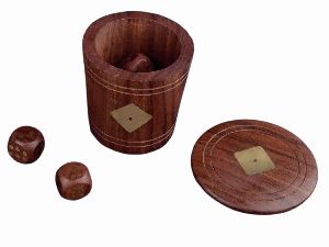 WOODEN DICE SHAKER DICE CUP FOR FAMILY INCLUDES 5 WOODEN DICE