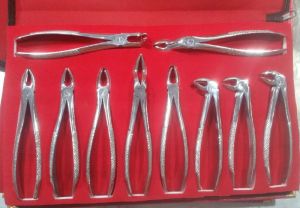 EXTRACTION FORCEPS DENTAL INSTRUMENTS