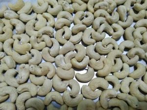 Broken Cashew Nuts