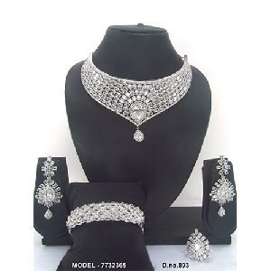 Party Wear Diamond Jewellery Set