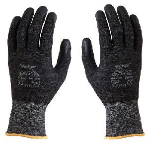 Fire resistant glove