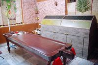 ayurvedic wooden massage table