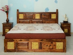 Solid sheesham wood brass patra bed
