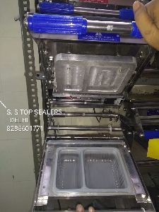 Rectangle tray packaging machine