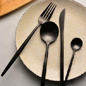 black cutlery flatware set