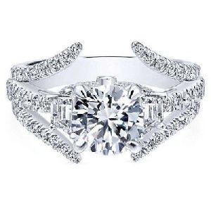 moissanite White round cut curved Design Engagement Rings