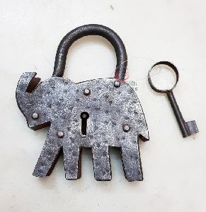 Iron Lock W and Key