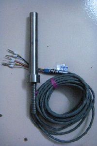 Head with flexible lead cable