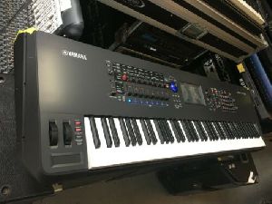Yamaha Montage 8 Music Synthesizer 88 weighted key keyboard