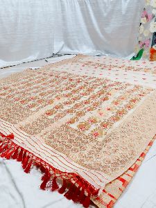 Festive Delicate Handwoven Ghicha Jamdani Saree to spike up their style quotient