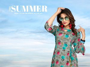 Summer Kurtis